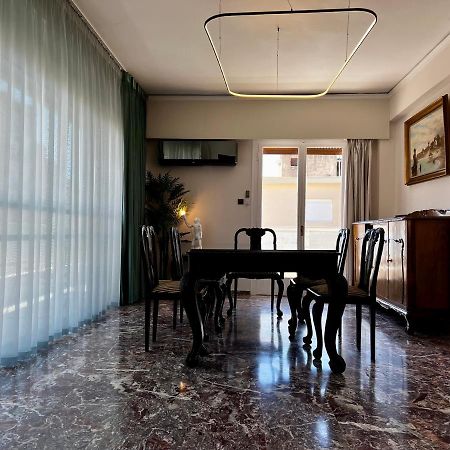 Happy Place! Big, Bright & Central - Ideal For Families And Groups Of Friends Patras Exterior photo